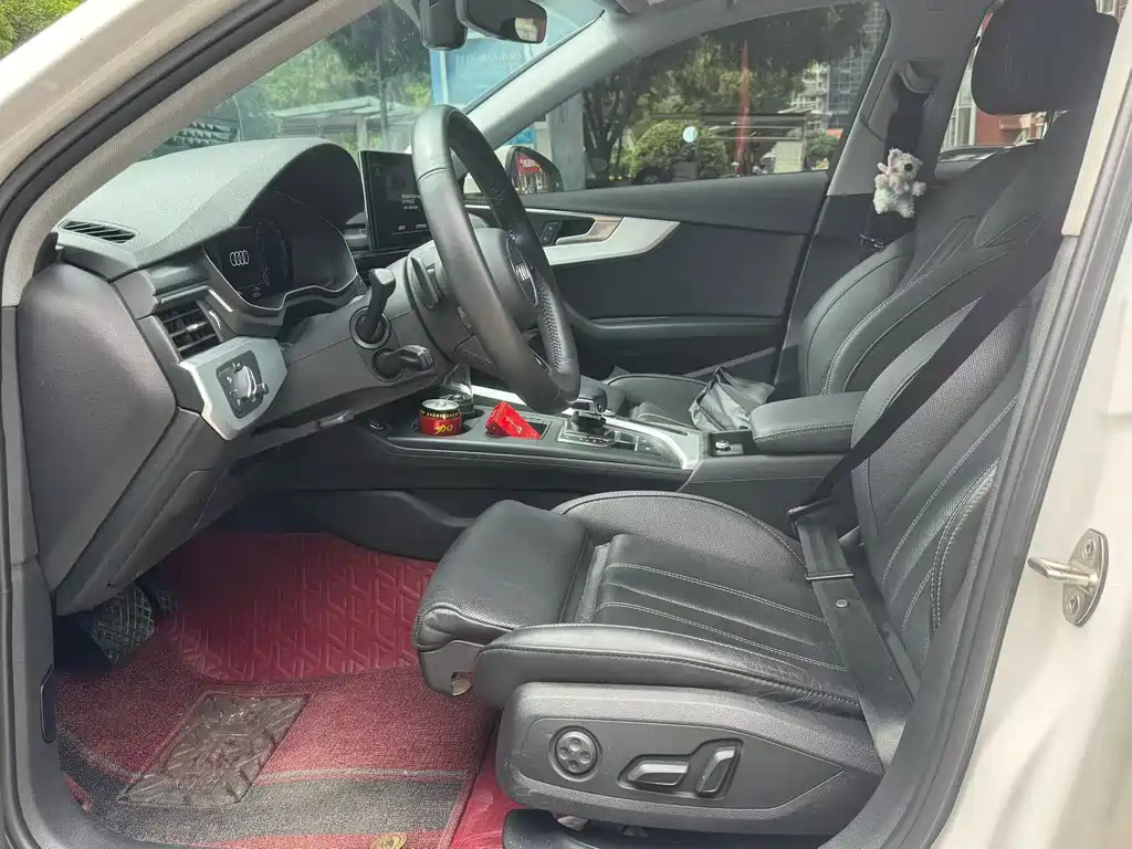 Audi A4L 2021
