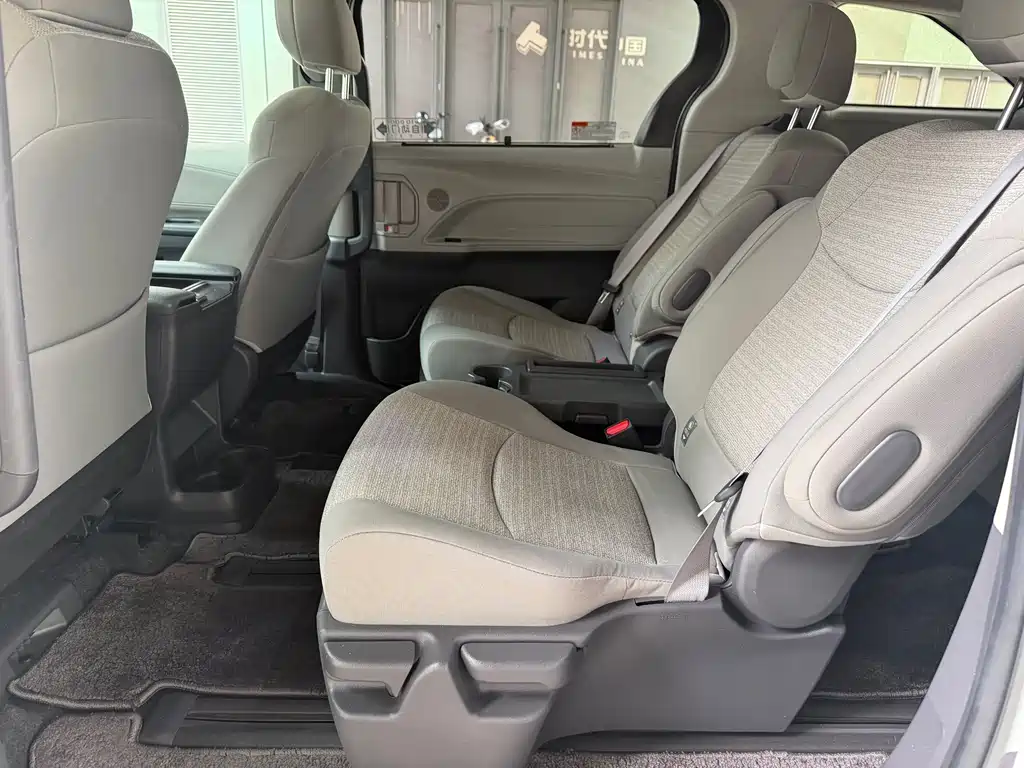 Toyota Sienna 2023