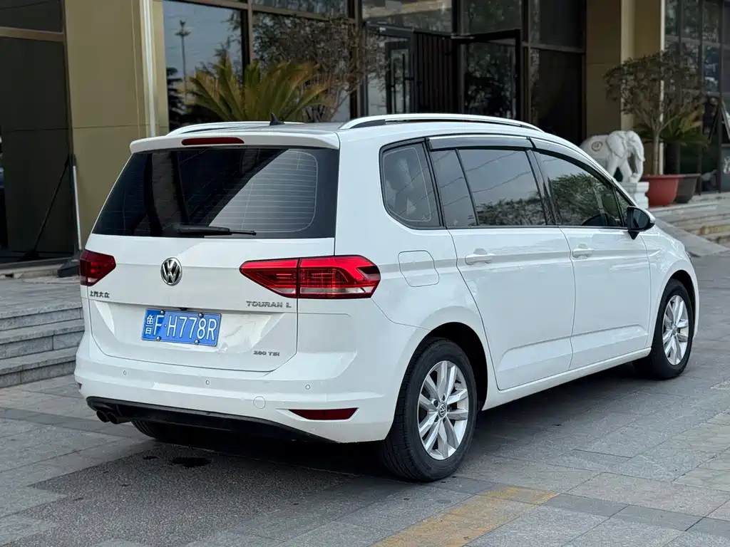 Volkswagen Touran 2019 — фото 5