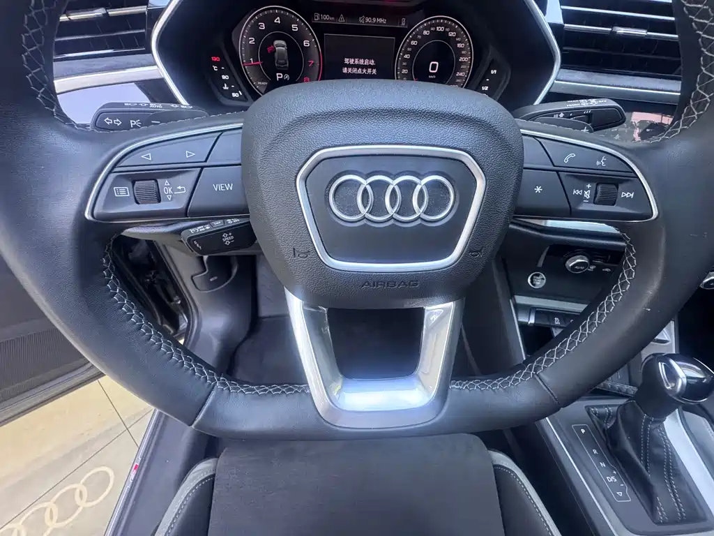 Audi Q3 2023 — фото 20