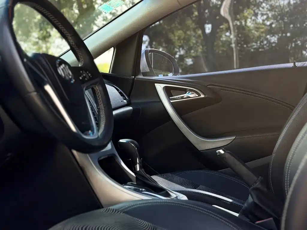 Buick Excelle 2011