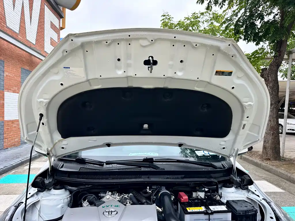 Toyota Yaris L 2020 — фото 15