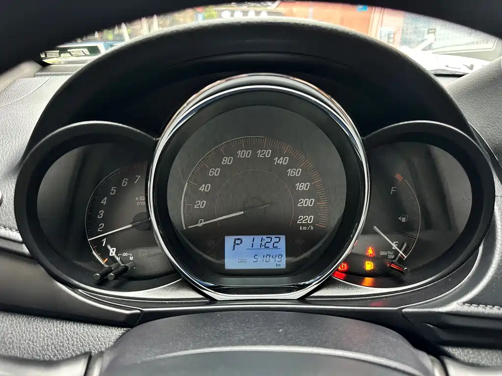 Toyota Yaris L 2020 — фото 23