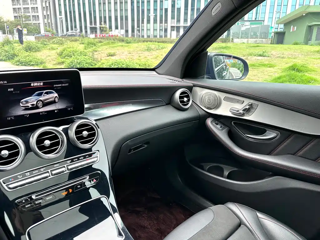 Mercedes-Benz GLC AMG 2017 — фото 16