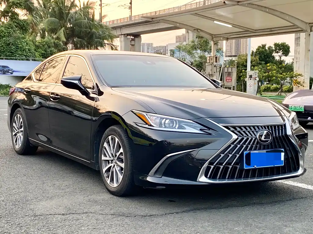 Lexus ES 2023 — фото 3