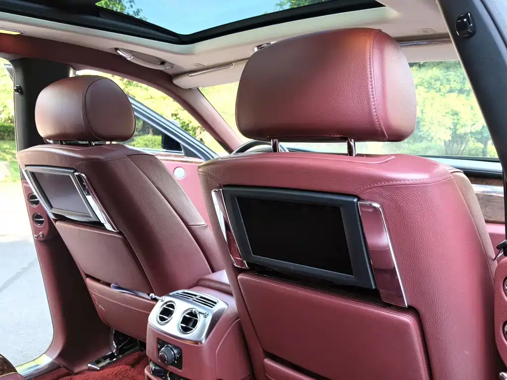 Rolls-Royce Ghost 2013 — фото 19