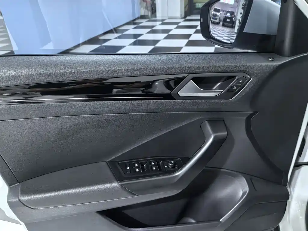 Volkswagen T-Roc 2022 — фото 19