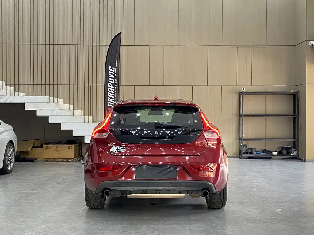 Volvo V40 2016 — фото 15