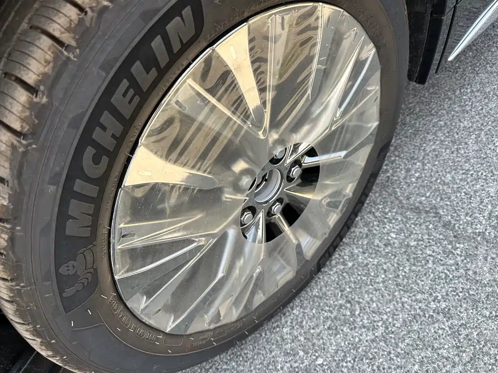 Toyota Alphard — фото 16