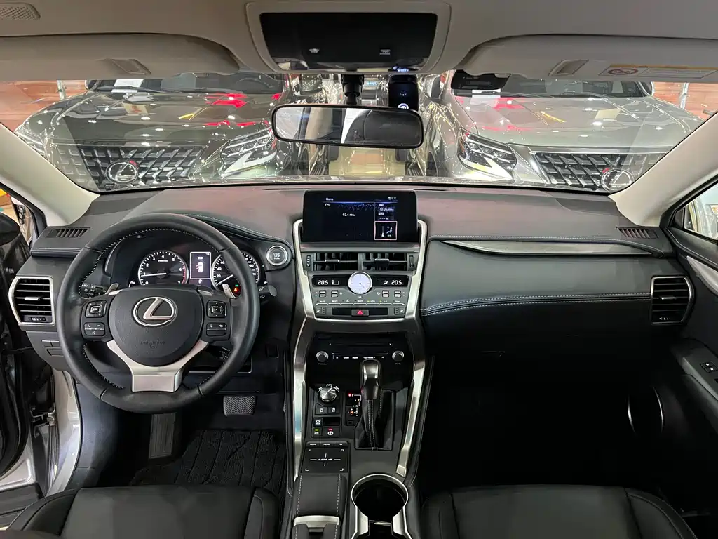 Lexus NX 2018 — фото 11