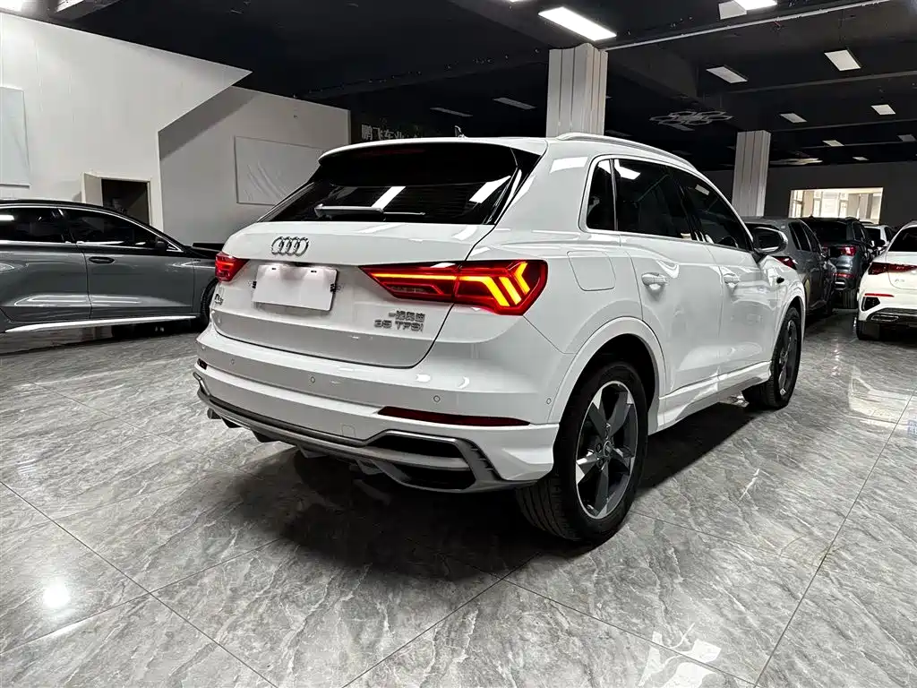 Audi Q3 2022 — фото 6