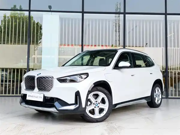 BMW iX1 2025