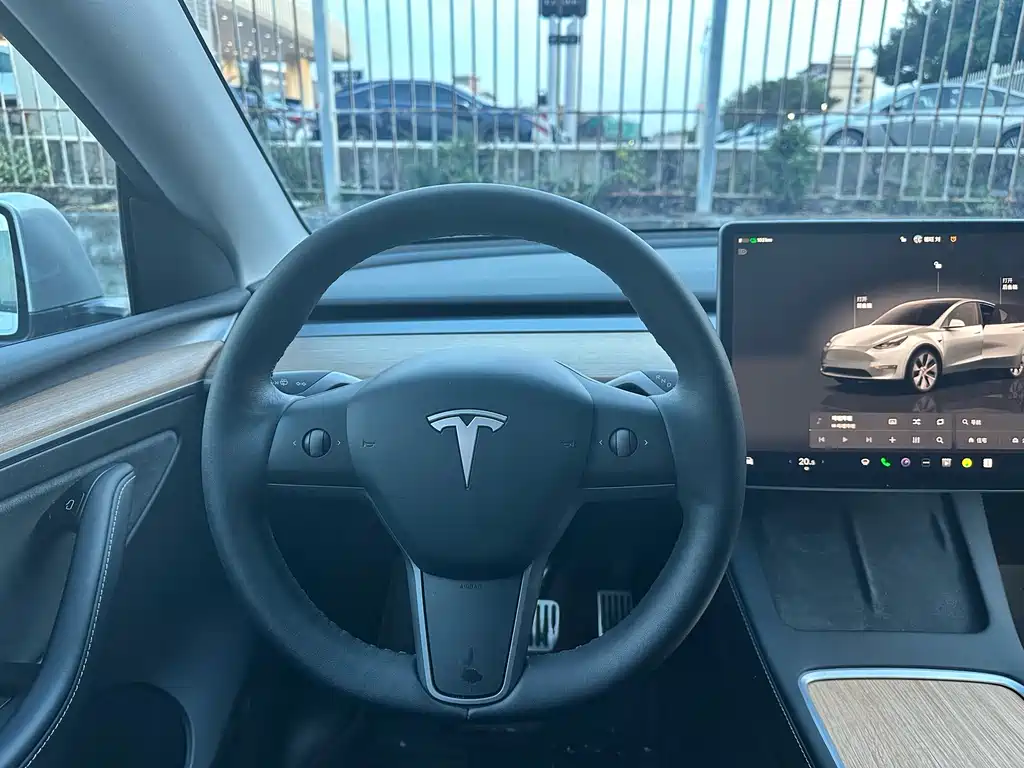 Tesla Model Y 2022 — фото 7