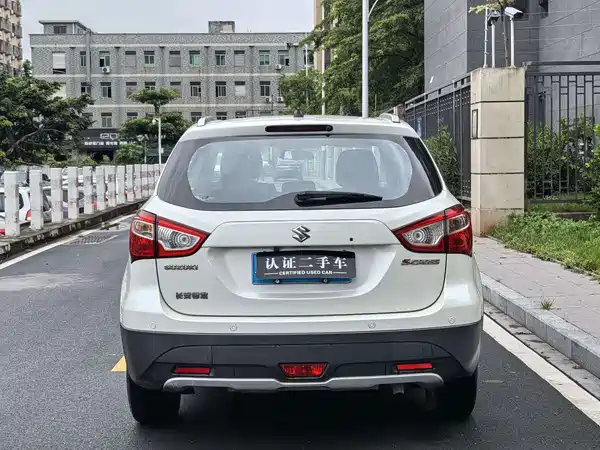 Suzuki S-Cross 2015