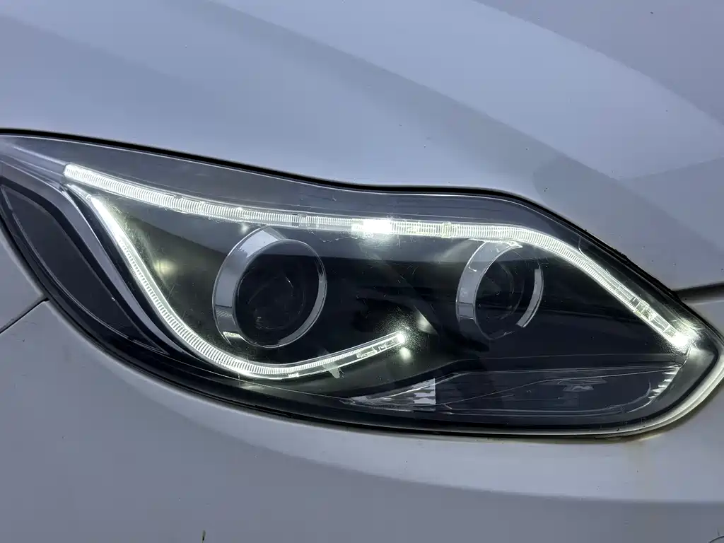 Ford Focus 2015 — фото 18