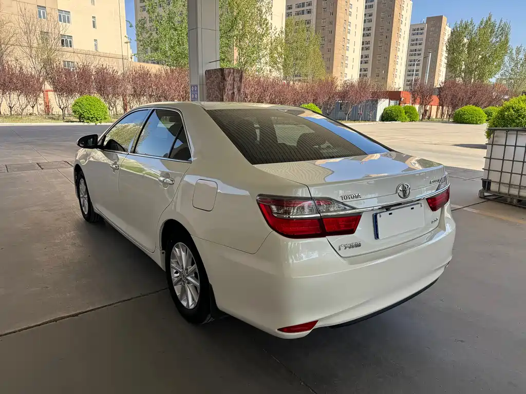 Toyota Camry 2016 — фото 17