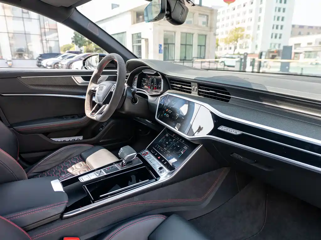 Audi RS 6 2022 — фото 15