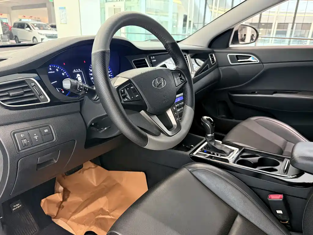 Hyundai Mistra 2015 — фото 15