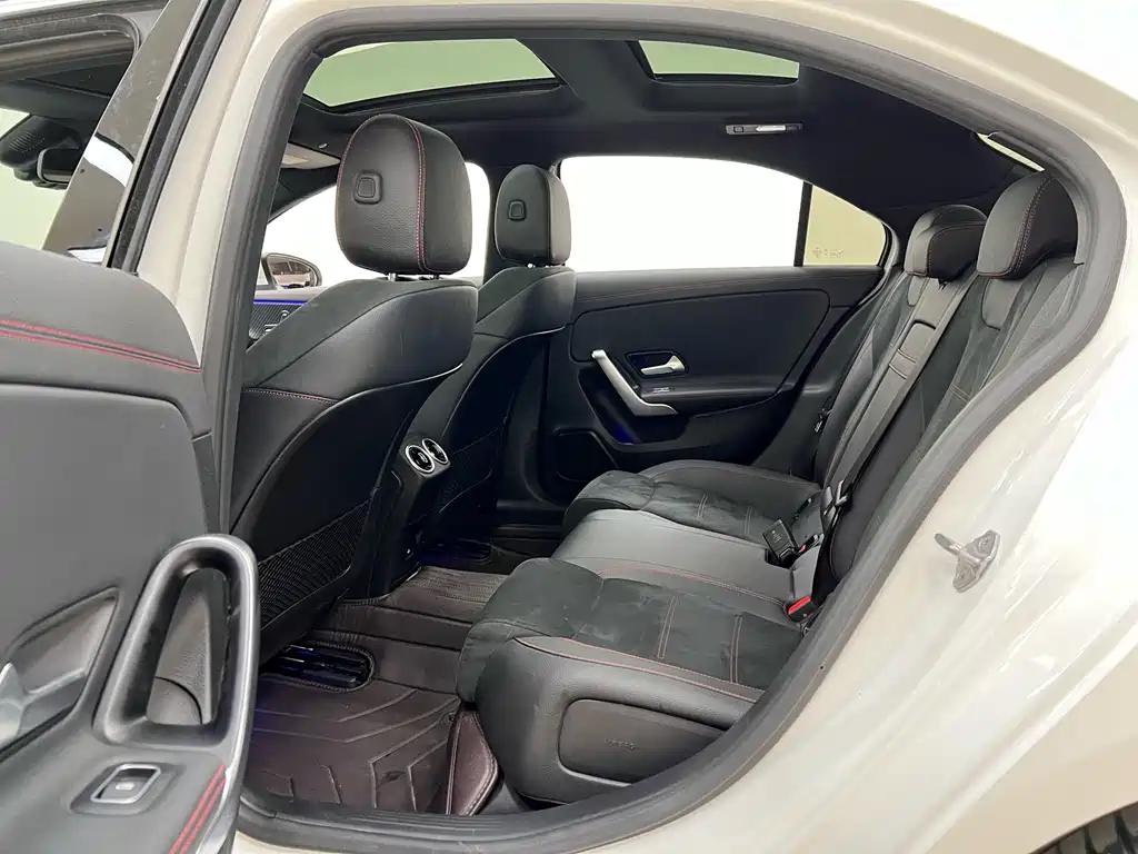 Mercedes-Benz A-Class 2023 — фото 15