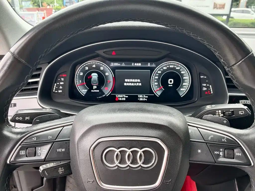 Audi Q8 2021 — фото 10