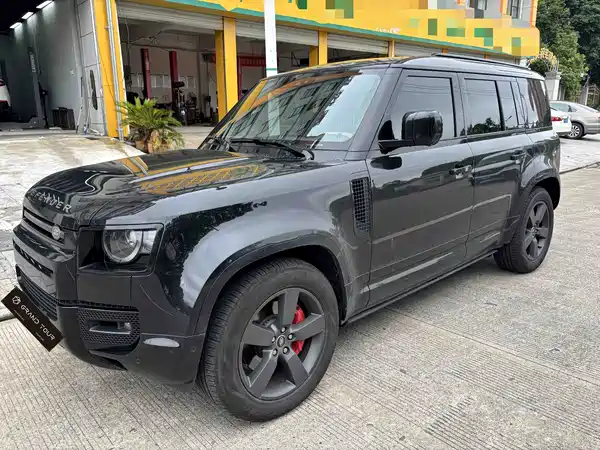 Land Rover Defender 2025