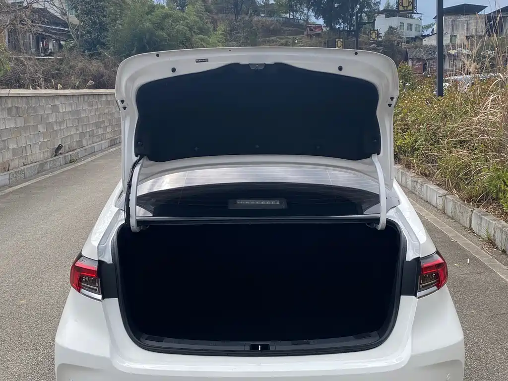 Toyota Corolla 2022 — фото 15