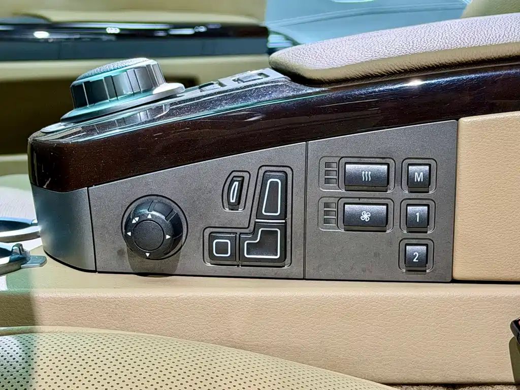 BMW 7 Series 2007 — фото 12