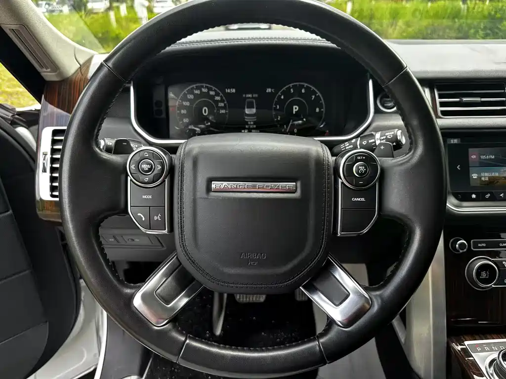 Land Rover Range Rover 2018 — фото 12