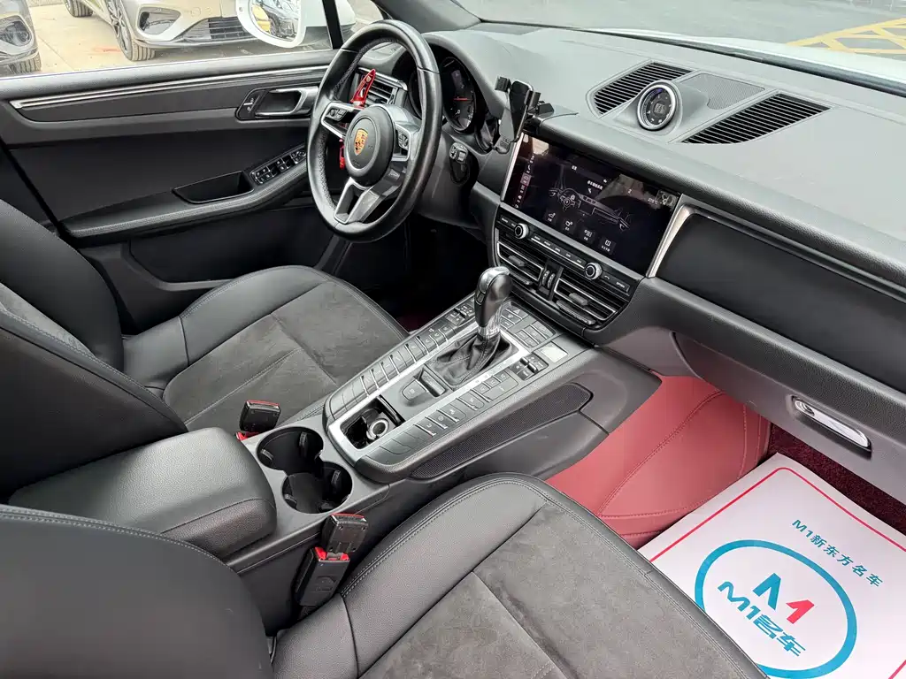 Porsche Macan 2020 — фото 13