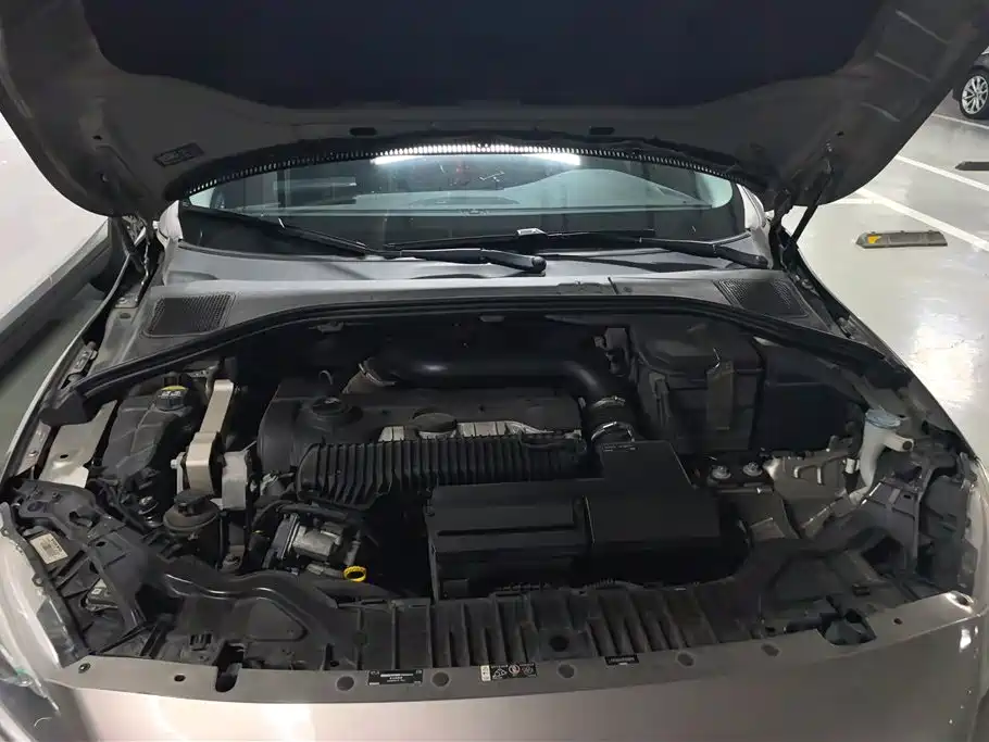 Volvo S60 2015 — фото 10