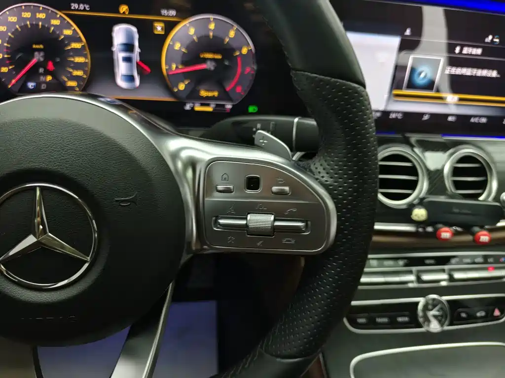 Mercedes-Benz E-Class 2019 — фото 29