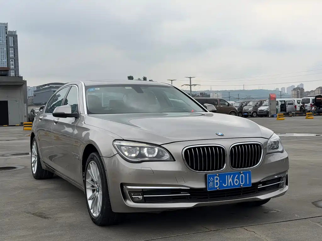 BMW 7 Series 2015 — фото 6