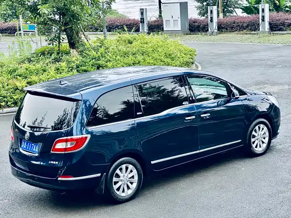 Buick GL8 2013