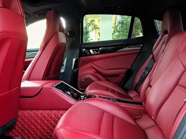 Porsche Panamera 2021