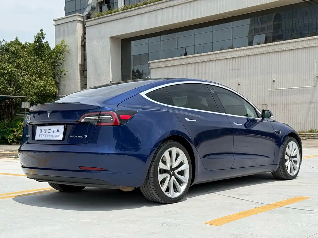 Tesla Model 3 2020 — фото 13