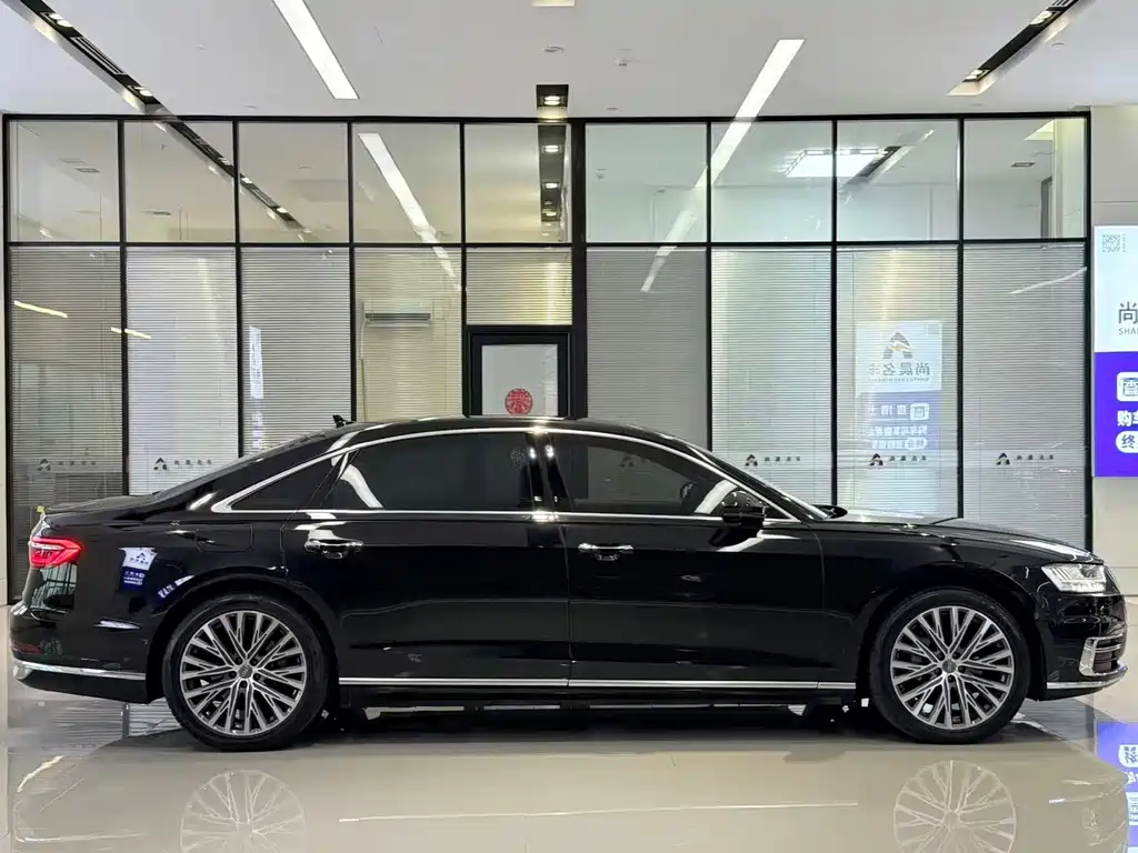 Audi A8 2020 — фото 17