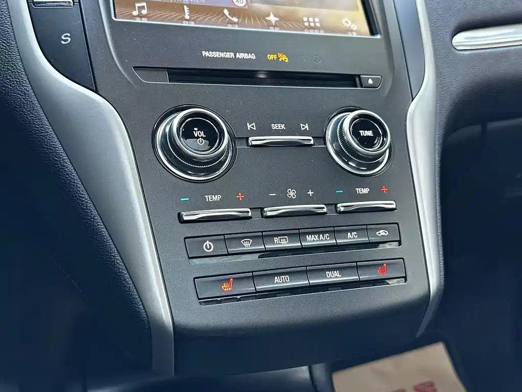 Lincoln MKC 2017 — фото 13