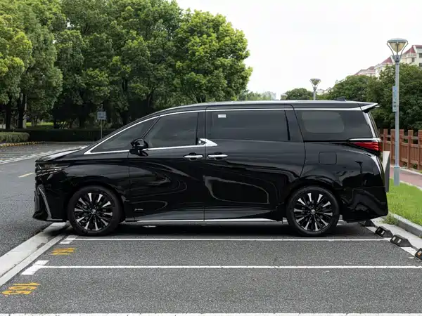 Toyota Alphard 2024