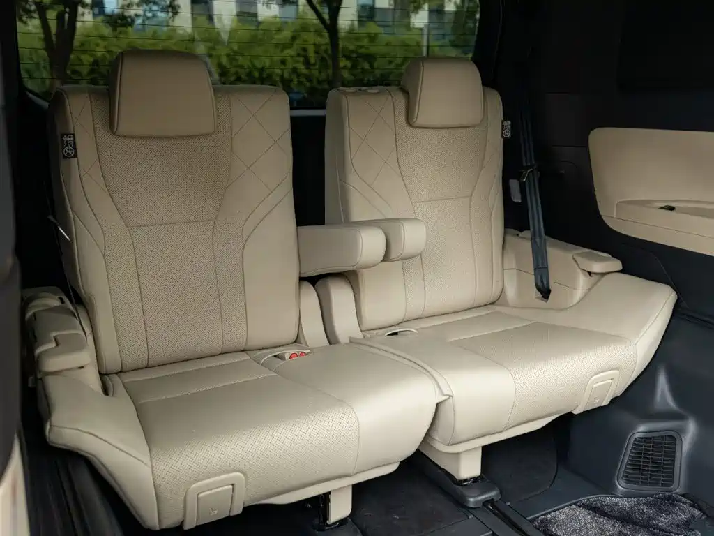 Toyota Alphard 2024 — фото 25