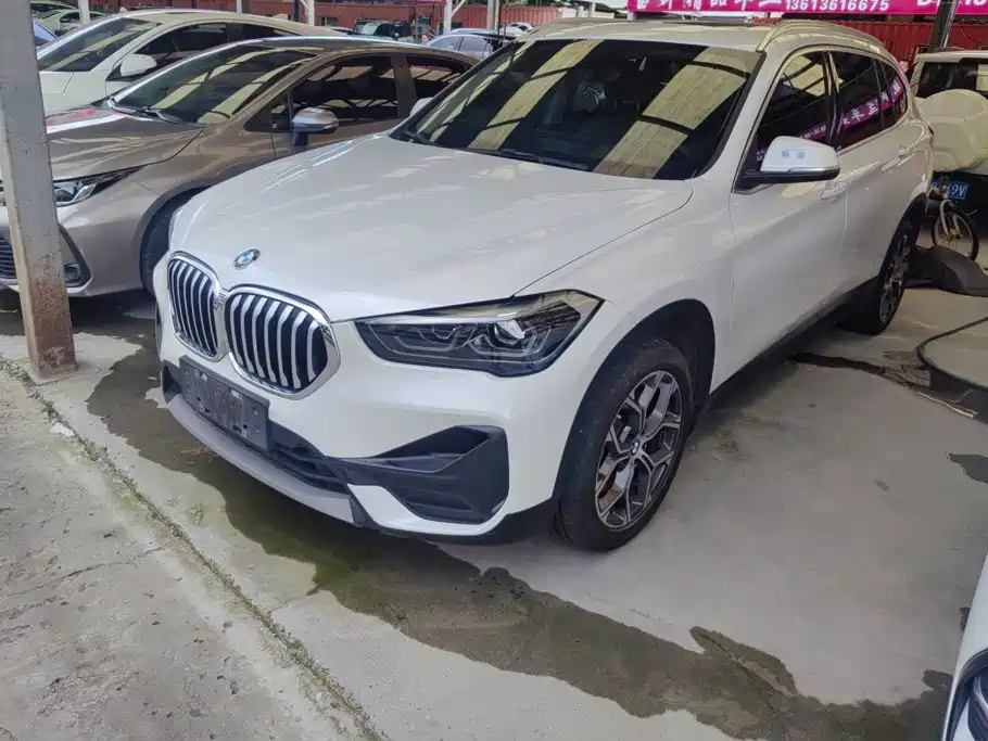 BMW X1 2021 — фото 1
