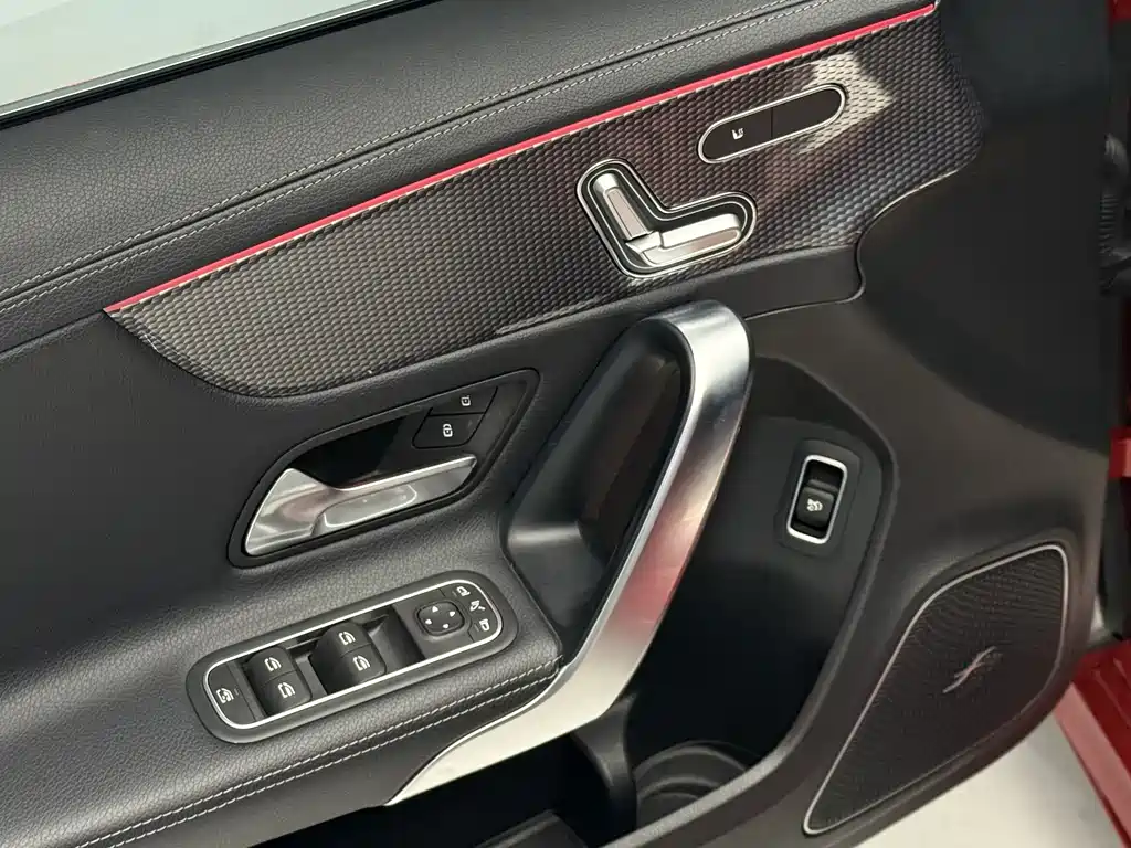 Mercedes-Benz A-Class 2018 — фото 9