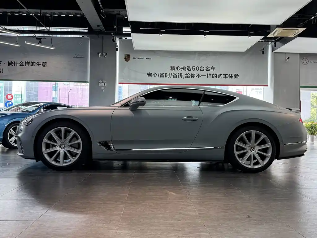 Bentley Continental 2020 — фото 19