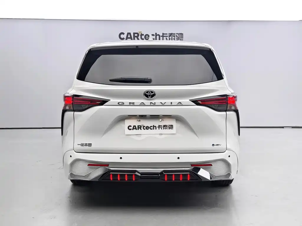 Toyota Sienna 2024