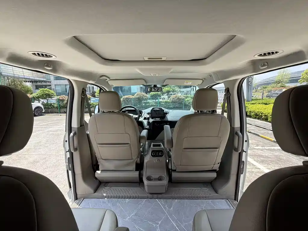 Ford Tourneo 2017 — фото 25