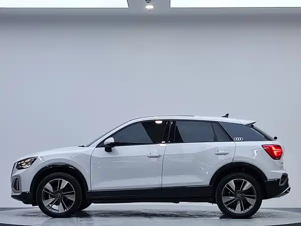 Audi Q2L 2021