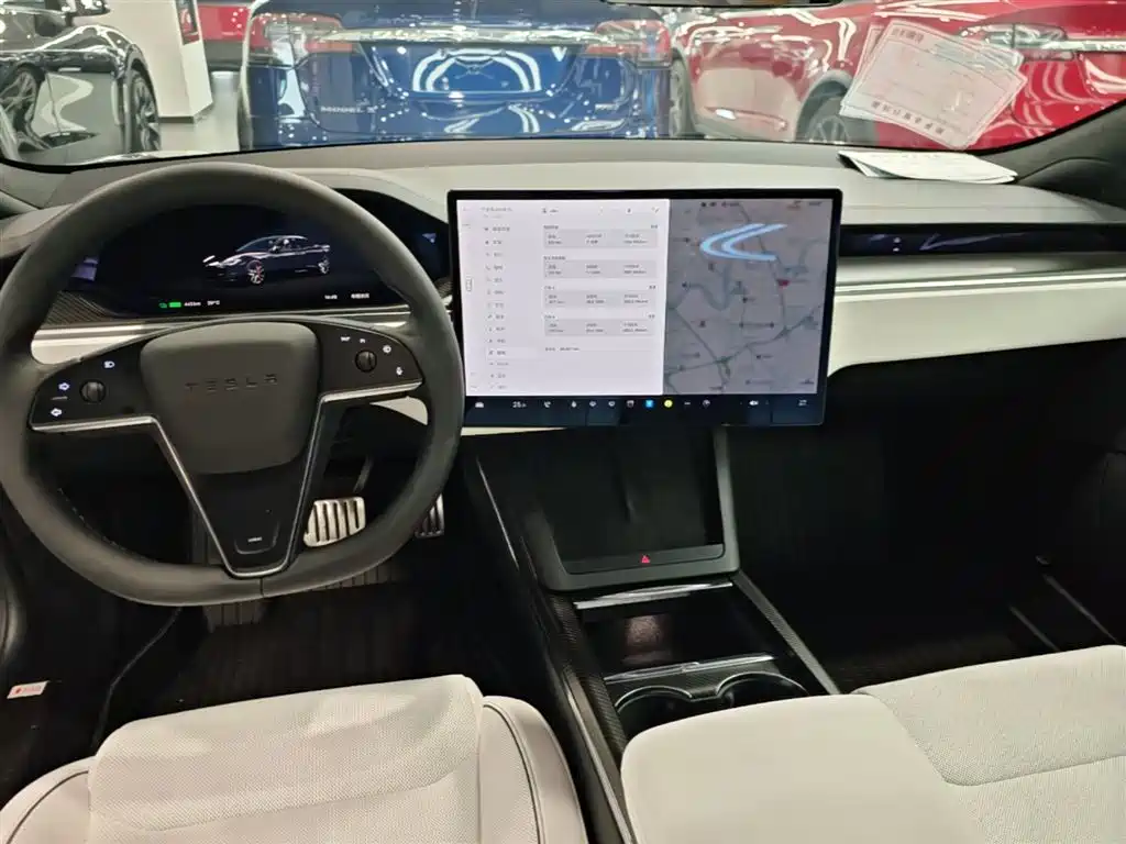 Tesla Model S 2023 — фото 10