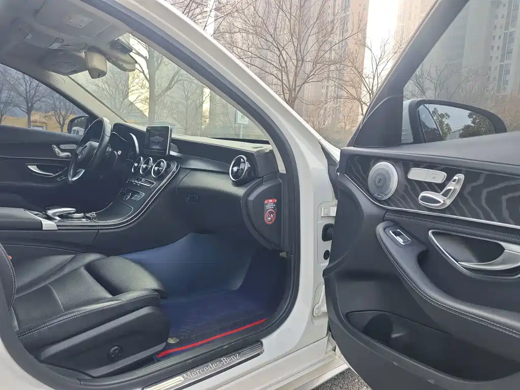 Mercedes-Benz C-Class 2017 — фото 15
