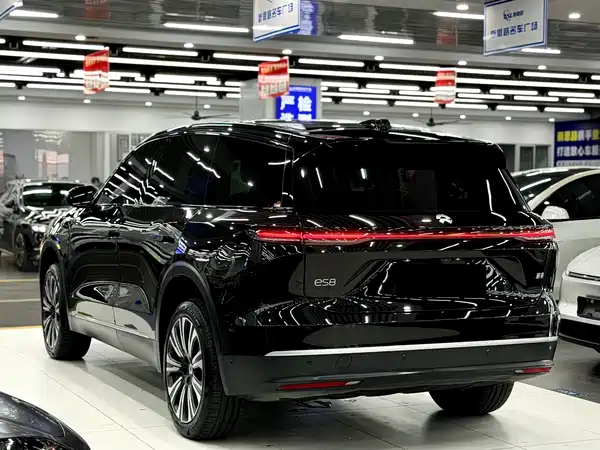 NIO ES8 2024