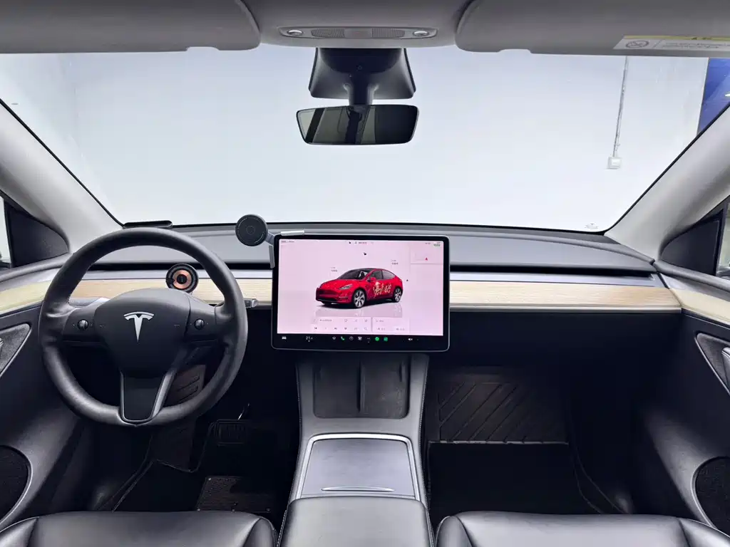 Tesla Model Y 2023 — фото 16