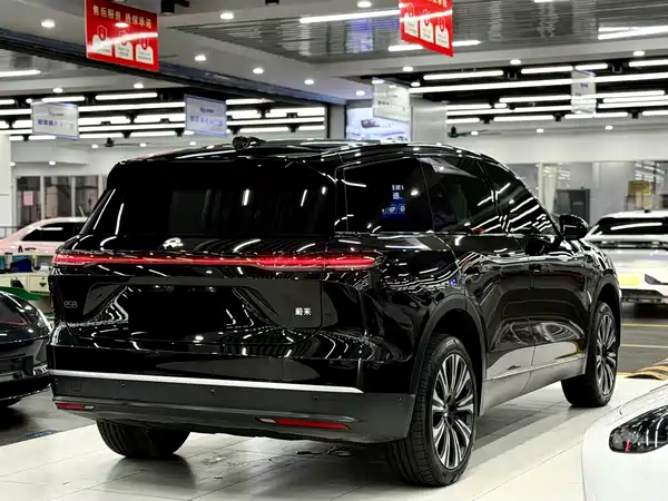 NIO ES8 2024